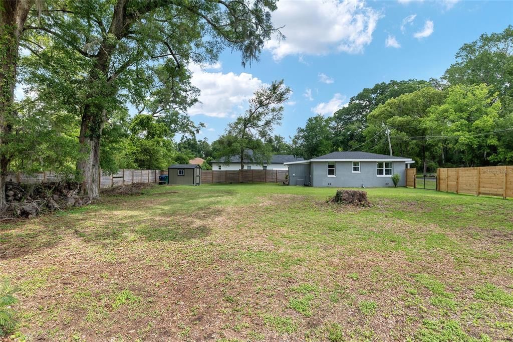 For Sale: $250,000 (2 beds, 1 baths, 780 Square Feet)