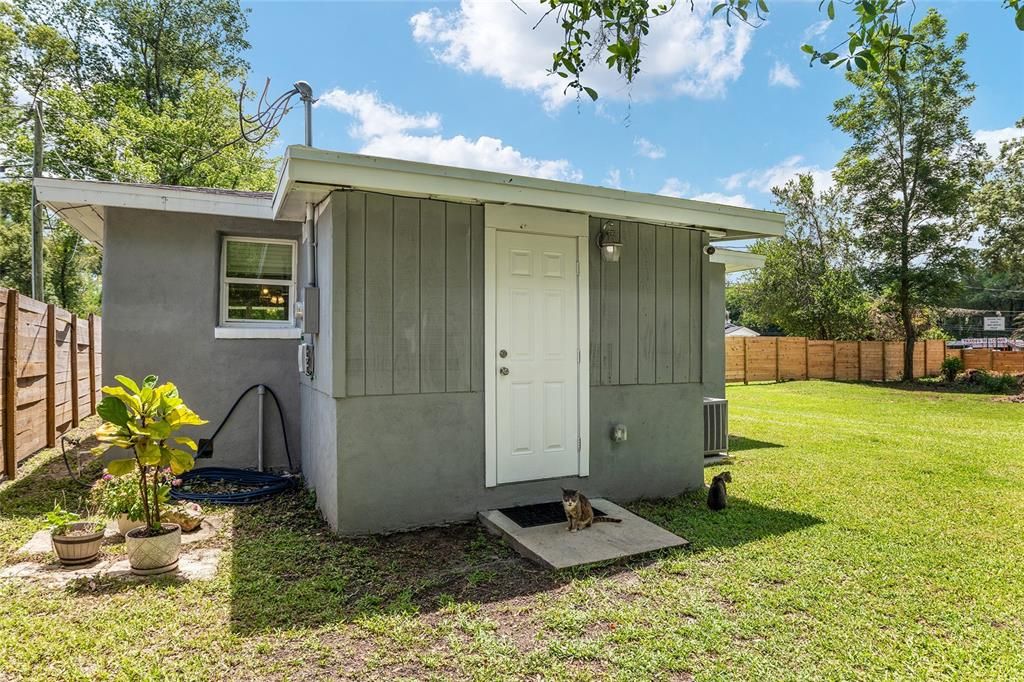 For Sale: $250,000 (2 beds, 1 baths, 780 Square Feet)