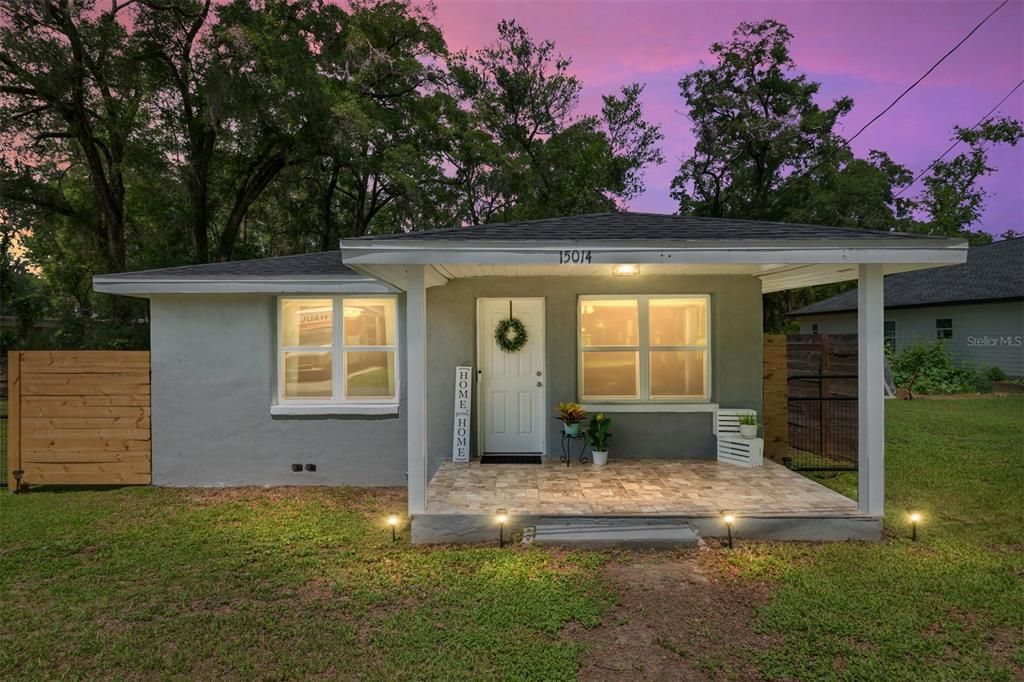 For Sale: $250,000 (2 beds, 1 baths, 780 Square Feet)