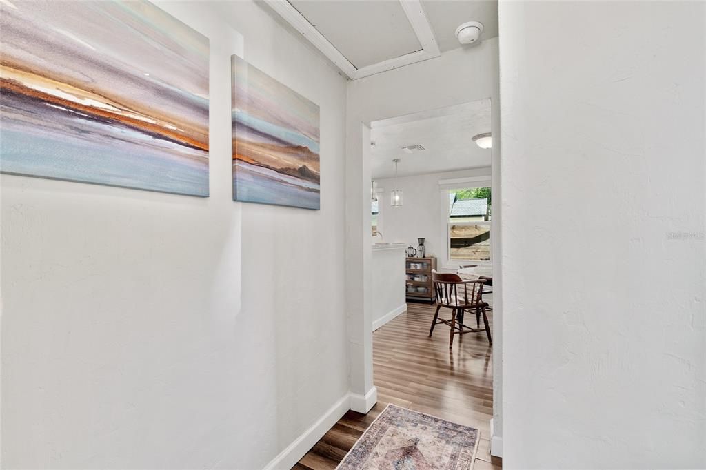 For Sale: $250,000 (2 beds, 1 baths, 780 Square Feet)