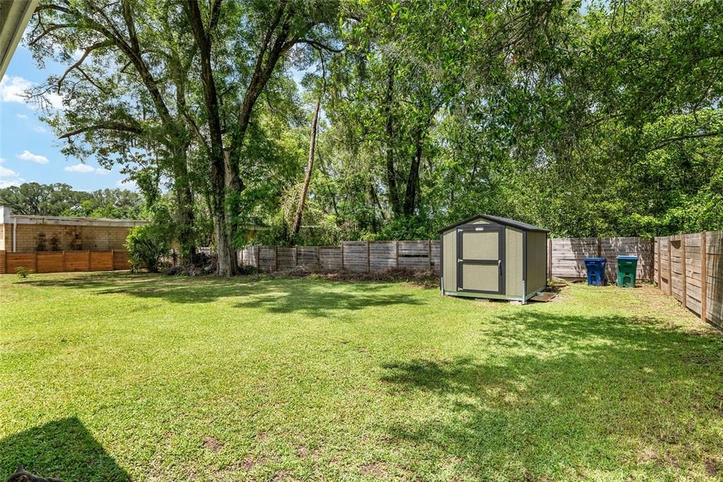 For Sale: $250,000 (2 beds, 1 baths, 780 Square Feet)