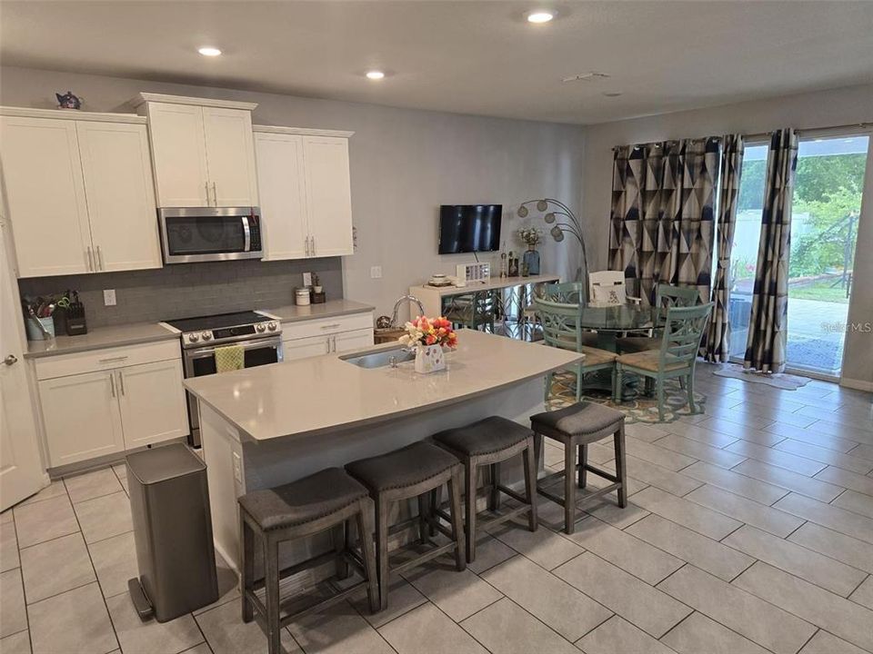 В аренду: $3,995 (4 спален, 3 ванн, 2738 Квадратных фут)