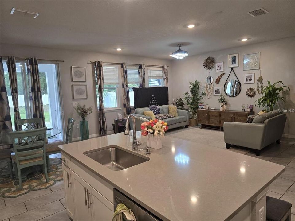 В аренду: $3,995 (4 спален, 3 ванн, 2738 Квадратных фут)