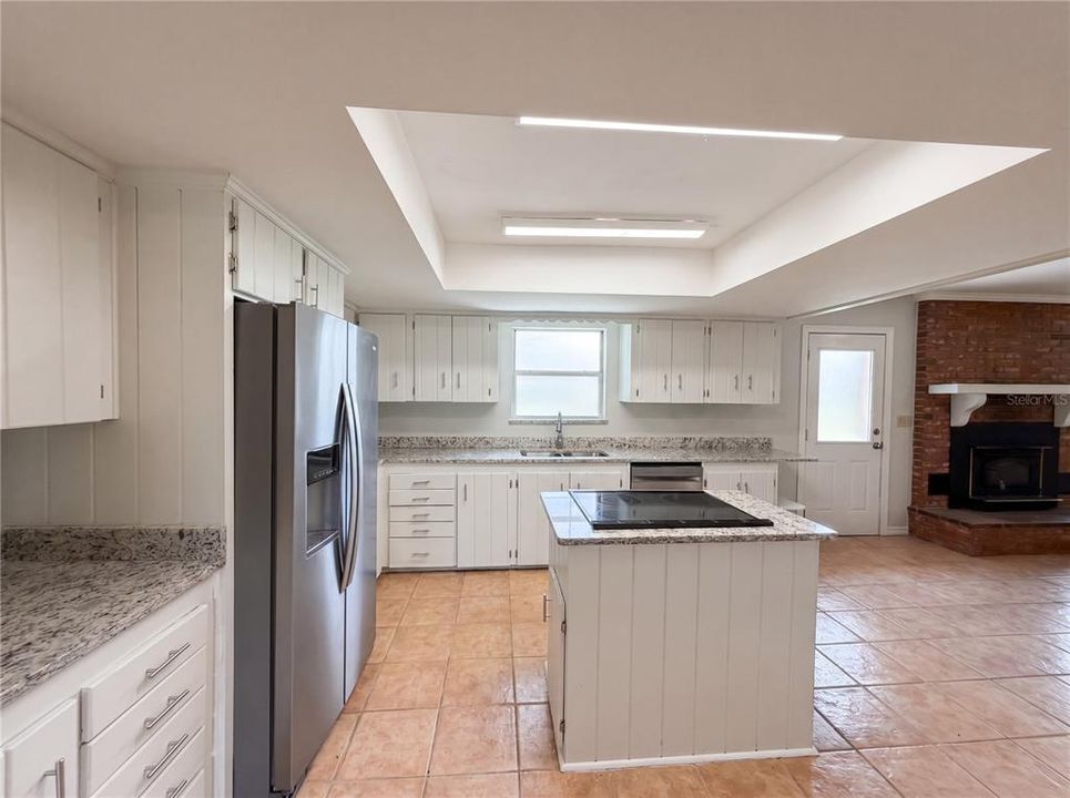 For Sale: $450,000 (3 beds, 2 baths, 1798 Square Feet)