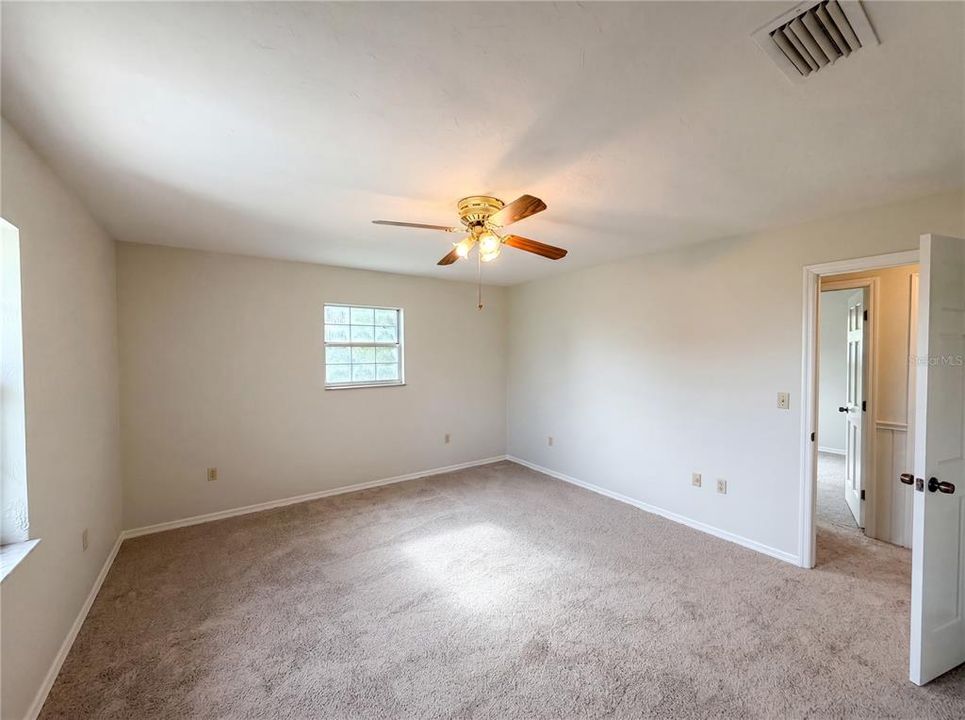 For Sale: $450,000 (3 beds, 2 baths, 1798 Square Feet)