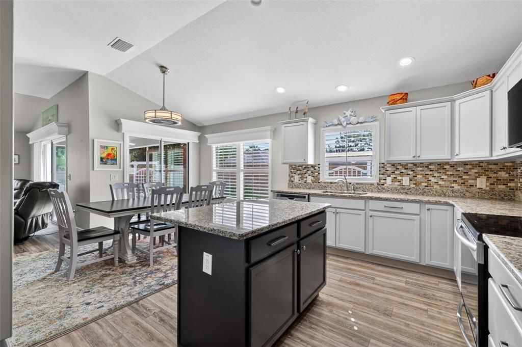 For Sale: $399,900 (3 beds, 2 baths, 1585 Square Feet)