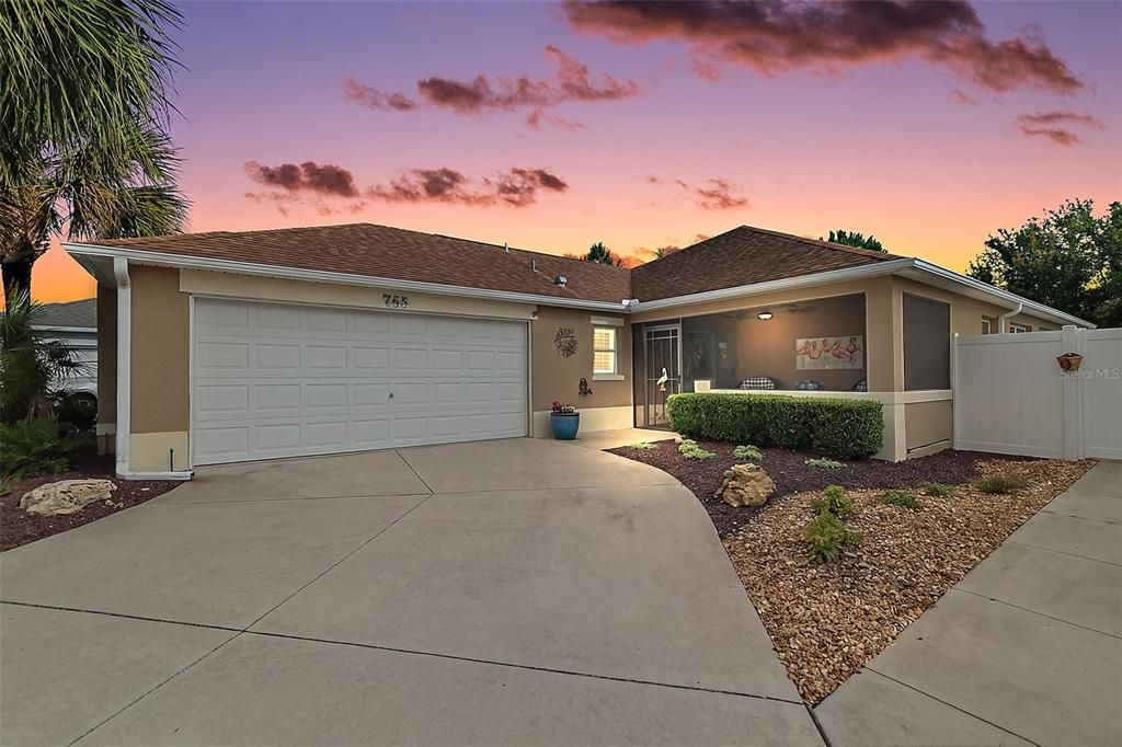 For Sale: $399,900 (3 beds, 2 baths, 1585 Square Feet)