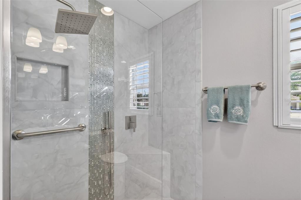 For Sale: $399,900 (3 beds, 2 baths, 1585 Square Feet)