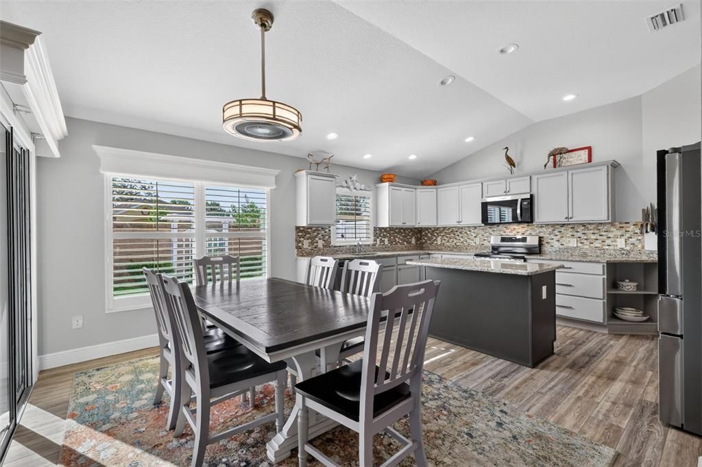 For Sale: $399,900 (3 beds, 2 baths, 1585 Square Feet)