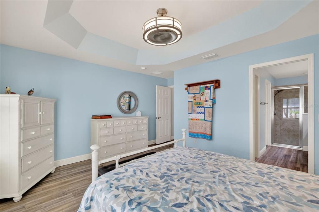 For Sale: $399,900 (3 beds, 2 baths, 1585 Square Feet)