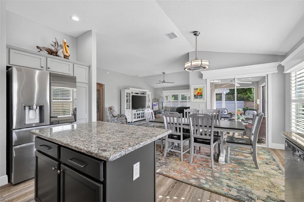 For Sale: $399,900 (3 beds, 2 baths, 1585 Square Feet)