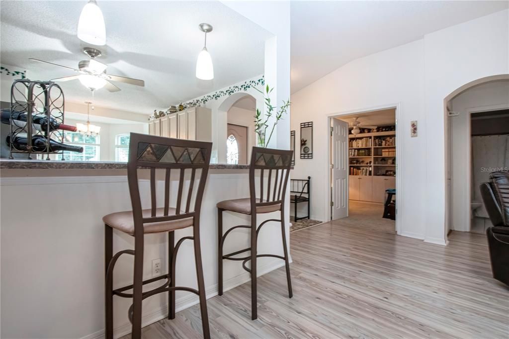For Sale: $315,000 (2 beds, 2 baths, 1592 Square Feet)