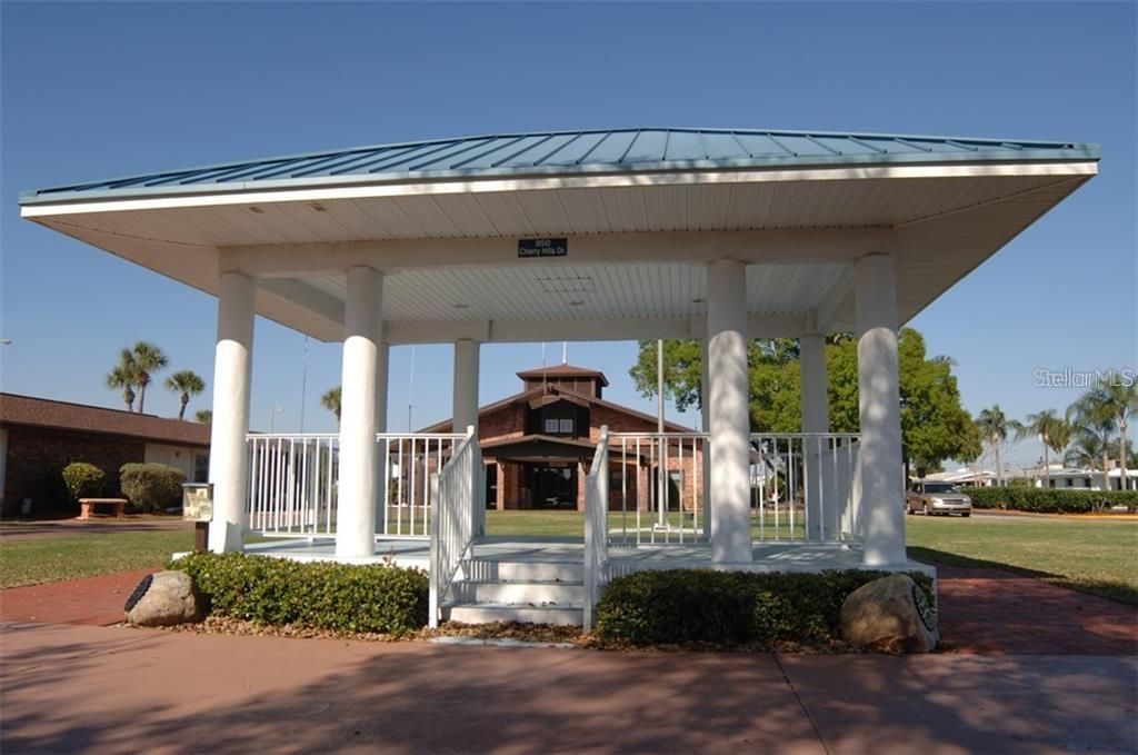 For Sale: $315,000 (2 beds, 2 baths, 1592 Square Feet)