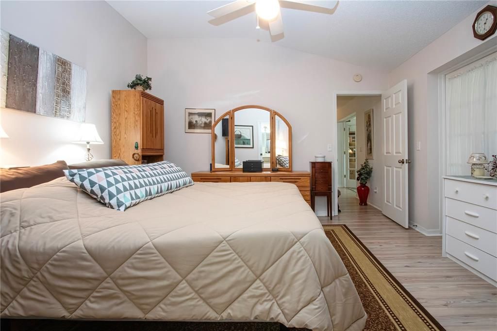 For Sale: $315,000 (2 beds, 2 baths, 1592 Square Feet)