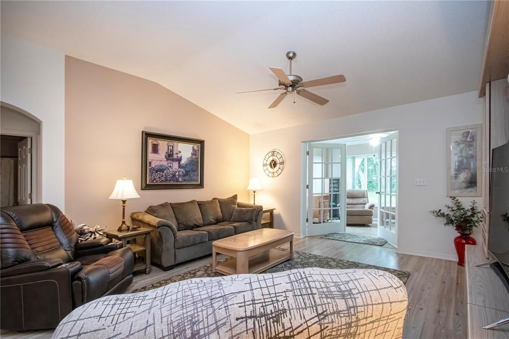 For Sale: $315,000 (2 beds, 2 baths, 1592 Square Feet)
