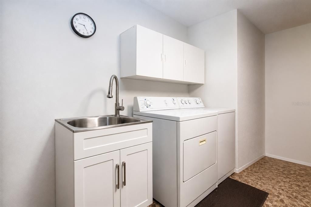 For Sale: $315,000 (2 beds, 2 baths, 1592 Square Feet)