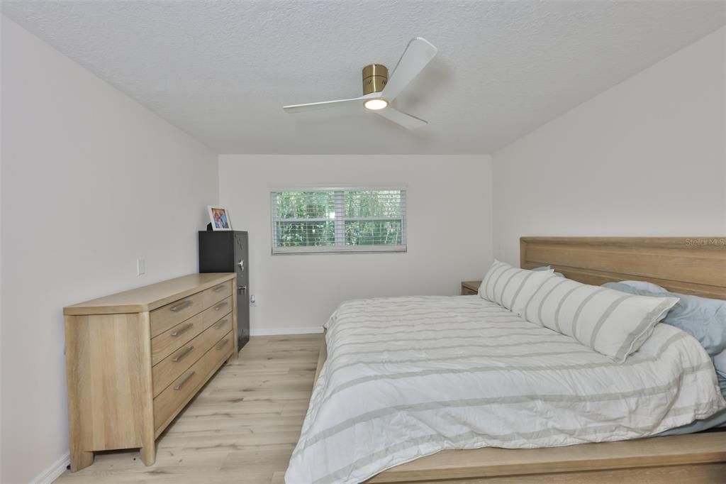 For Sale: $450,000 (3 beds, 2 baths, 1608 Square Feet)