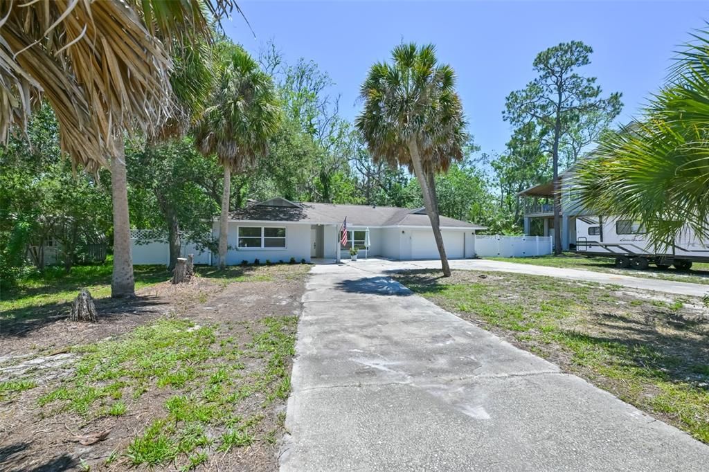 For Sale: $450,000 (3 beds, 2 baths, 1608 Square Feet)