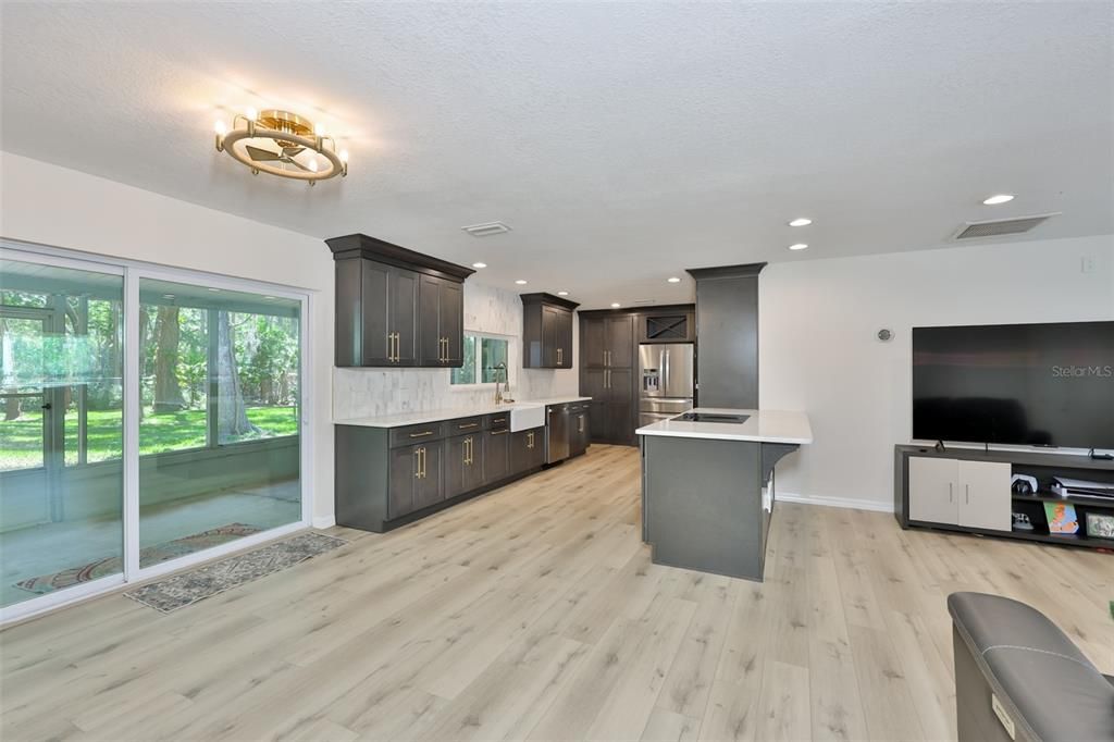 For Sale: $450,000 (3 beds, 2 baths, 1608 Square Feet)