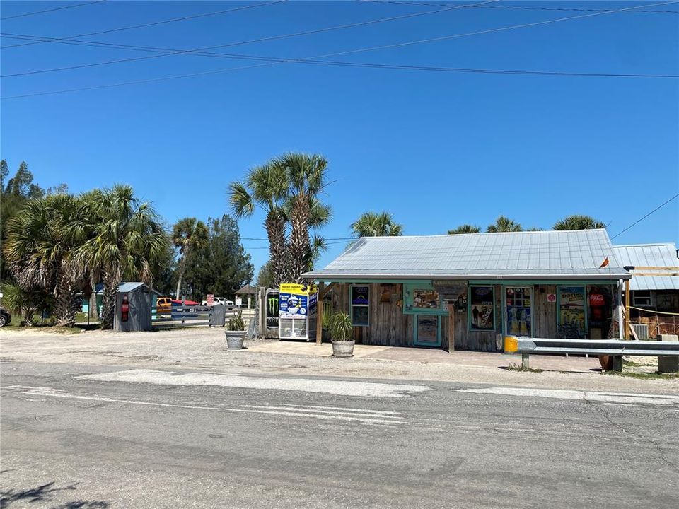 For Sale: $450,000 (3 beds, 2 baths, 1608 Square Feet)