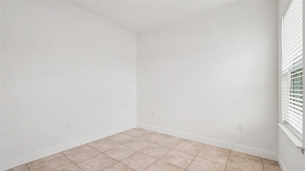 For Sale: $278,900 (4 beds, 2 baths, 1578 Square Feet)