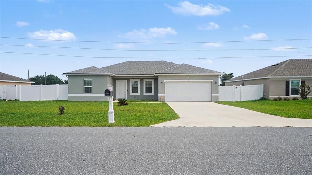 For Sale: $278,900 (4 beds, 2 baths, 1578 Square Feet)