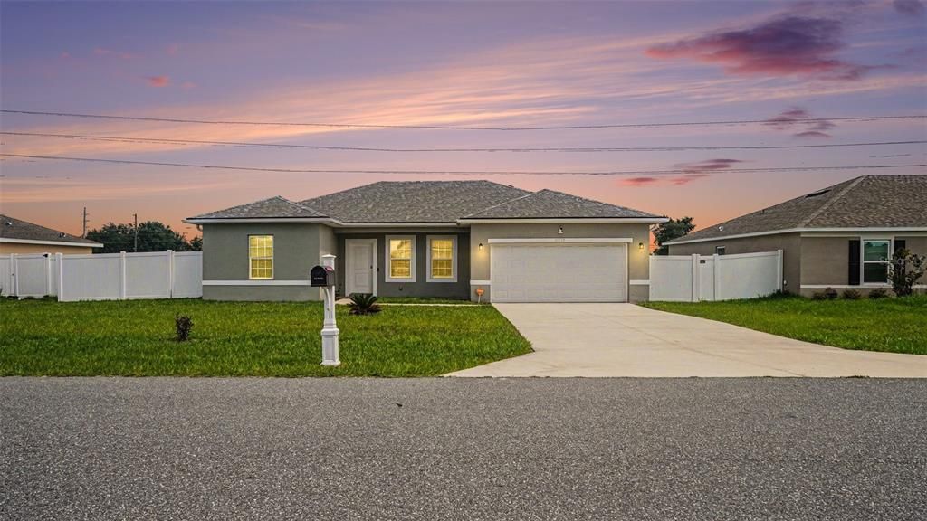 For Sale: $278,900 (4 beds, 2 baths, 1578 Square Feet)