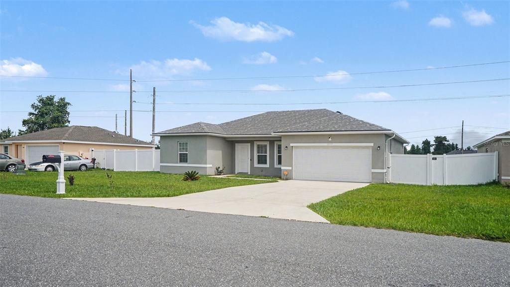 For Sale: $278,900 (4 beds, 2 baths, 1578 Square Feet)