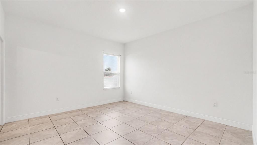 For Sale: $278,900 (4 beds, 2 baths, 1578 Square Feet)