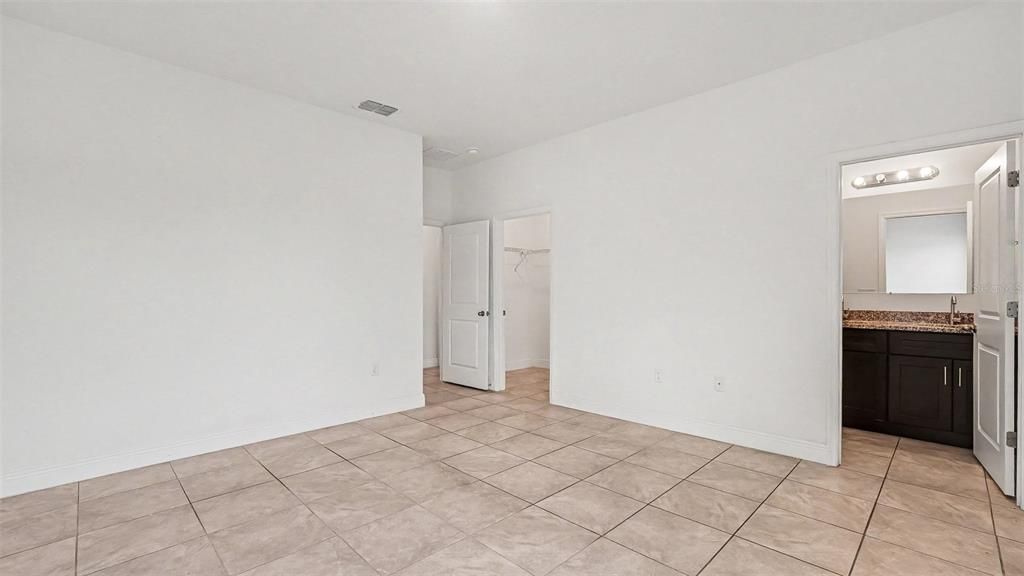 For Sale: $278,900 (4 beds, 2 baths, 1578 Square Feet)