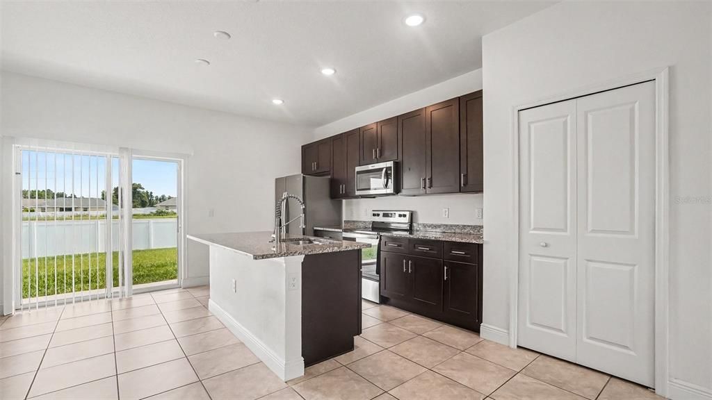 For Sale: $278,900 (4 beds, 2 baths, 1578 Square Feet)