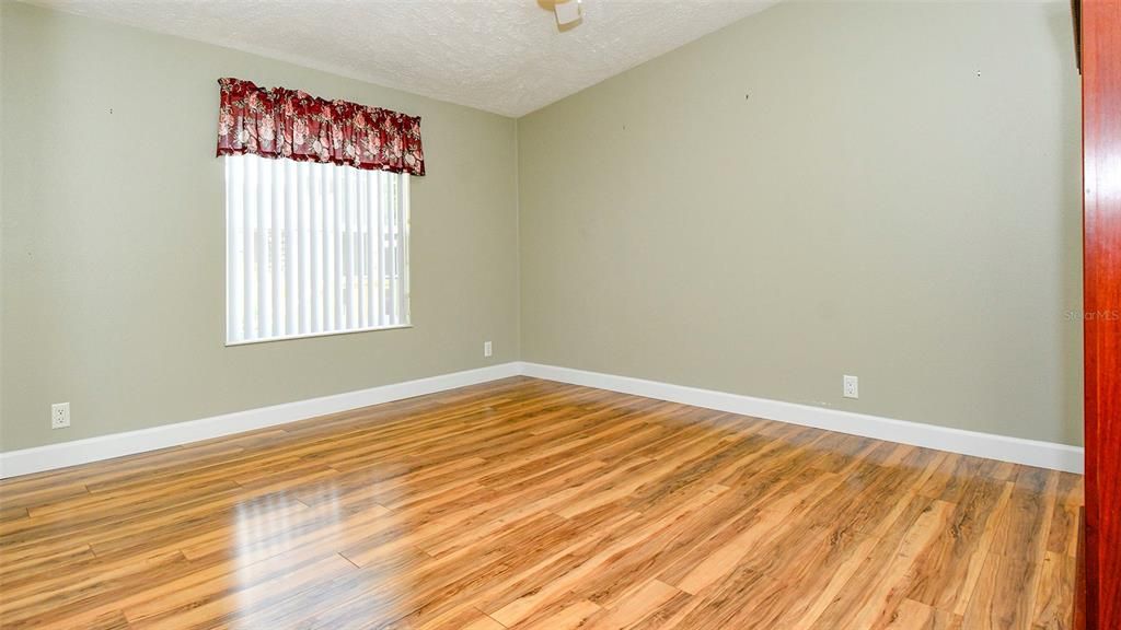 For Sale: $224,000 (3 beds, 2 baths, 1863 Square Feet)