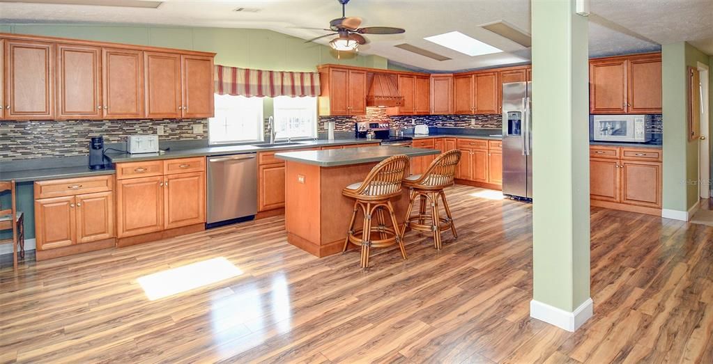 For Sale: $224,000 (3 beds, 2 baths, 1863 Square Feet)