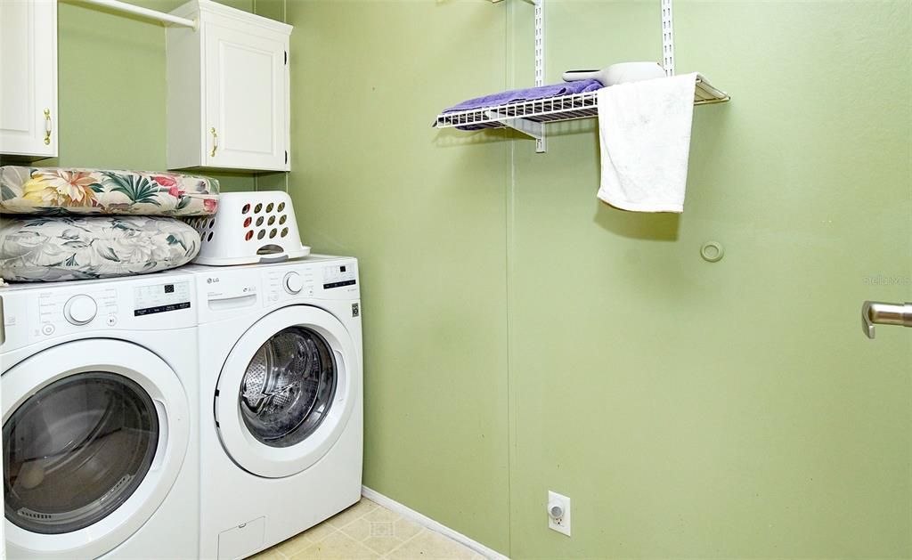 For Sale: $224,000 (3 beds, 2 baths, 1863 Square Feet)