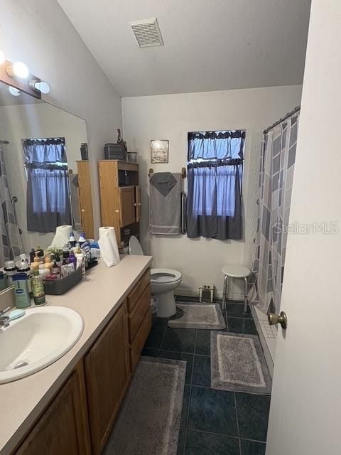 For Sale: $345,000 (4 beds, 2 baths, 1454 Square Feet)