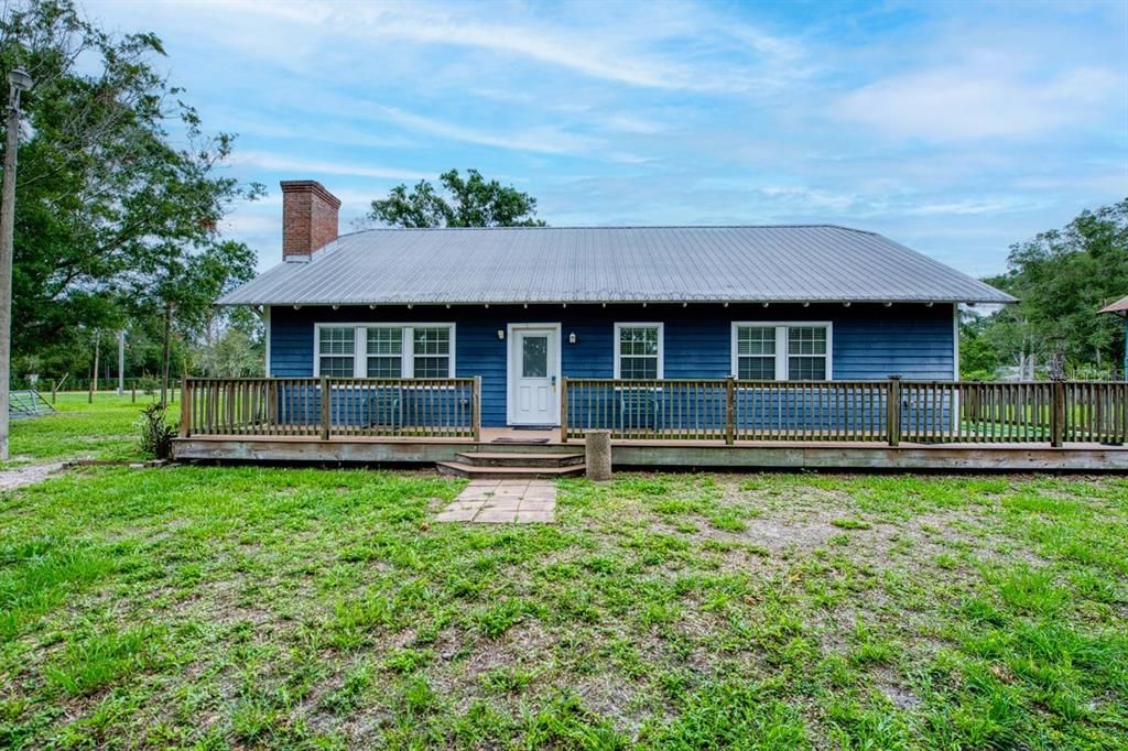 For Sale: $450,000 (3 beds, 3 baths, 1536 Square Feet)