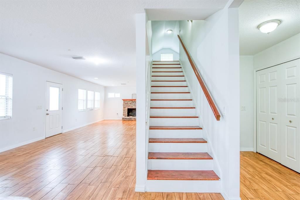 For Sale: $450,000 (3 beds, 3 baths, 1536 Square Feet)