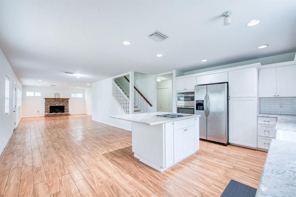 For Sale: $450,000 (3 beds, 3 baths, 1536 Square Feet)