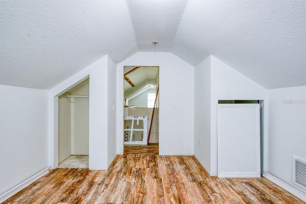 For Sale: $450,000 (3 beds, 3 baths, 1536 Square Feet)