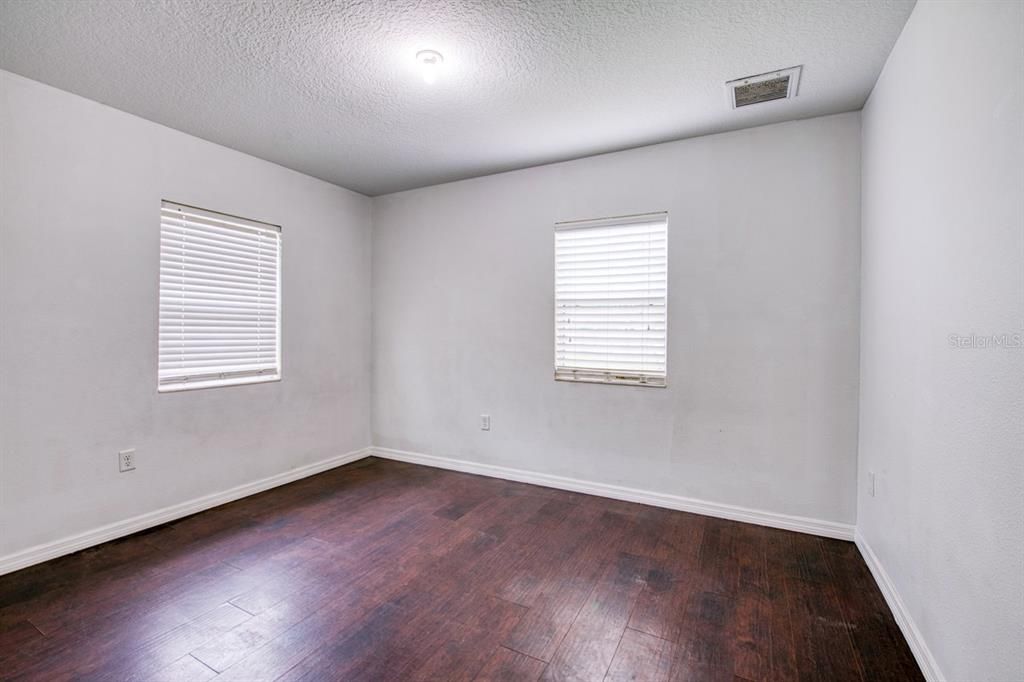 For Sale: $450,000 (3 beds, 3 baths, 1536 Square Feet)