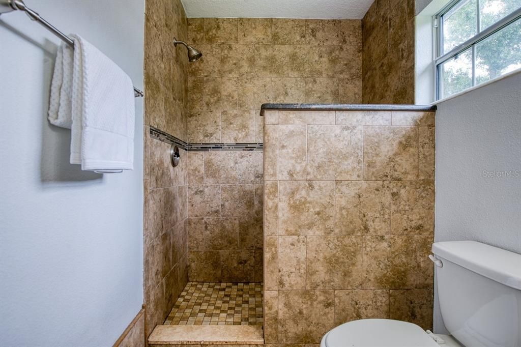 For Sale: $450,000 (3 beds, 3 baths, 1536 Square Feet)