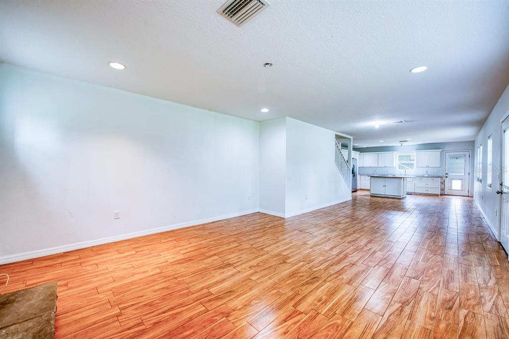 For Sale: $450,000 (3 beds, 3 baths, 1536 Square Feet)
