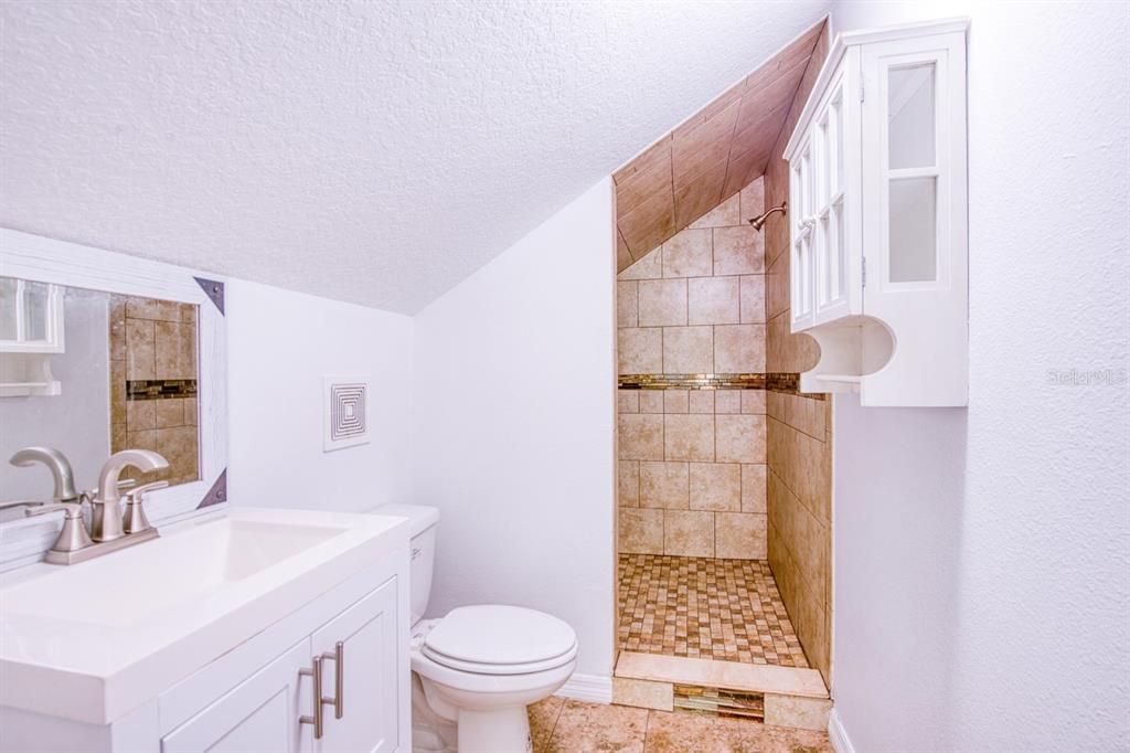 For Sale: $450,000 (3 beds, 3 baths, 1536 Square Feet)