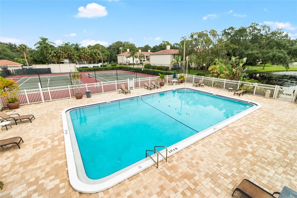 Active With Contract: $258,000 (2 beds, 2 baths, 1208 Square Feet)