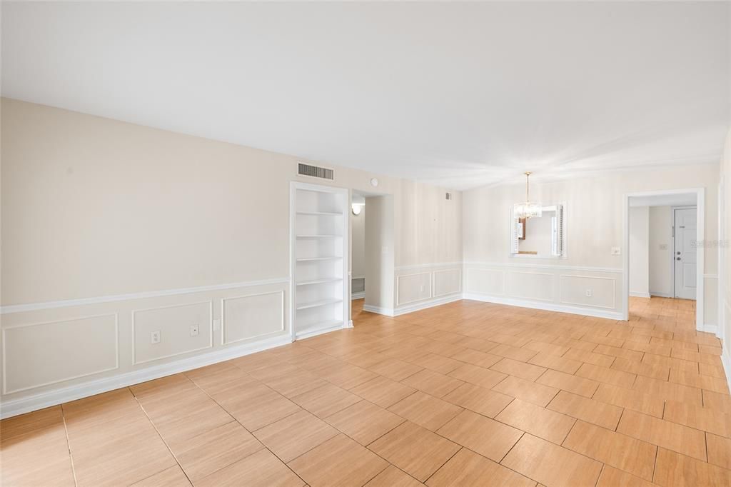 Active With Contract: $258,000 (2 beds, 2 baths, 1208 Square Feet)