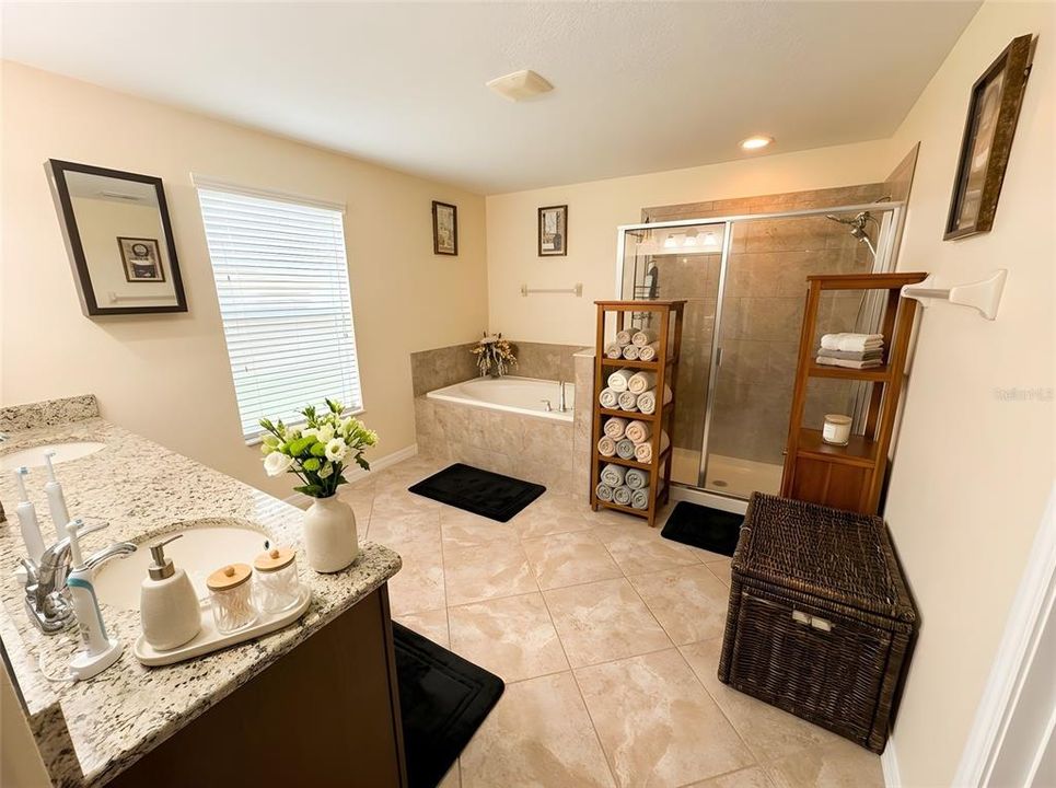 For Sale: $674,900 (6 beds, 3 baths, 4177 Square Feet)