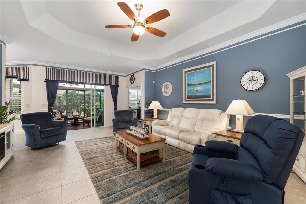 En Venta: $537,000 (3 camas, 2 baños, 2020 Pies cuadrados)