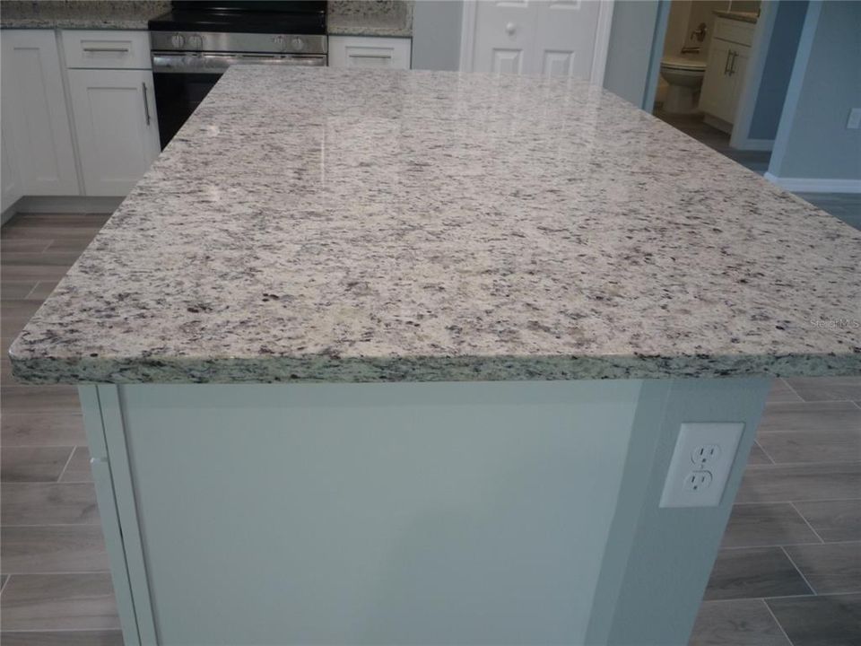 For Sale: $279,000 (3 beds, 2 baths, 1549 Square Feet)