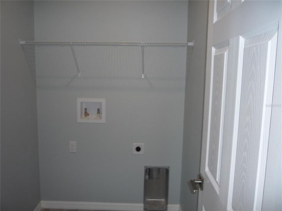 For Sale: $279,000 (3 beds, 2 baths, 1549 Square Feet)