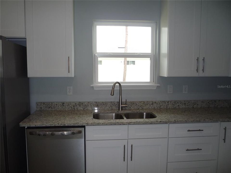 For Sale: $279,000 (3 beds, 2 baths, 1549 Square Feet)
